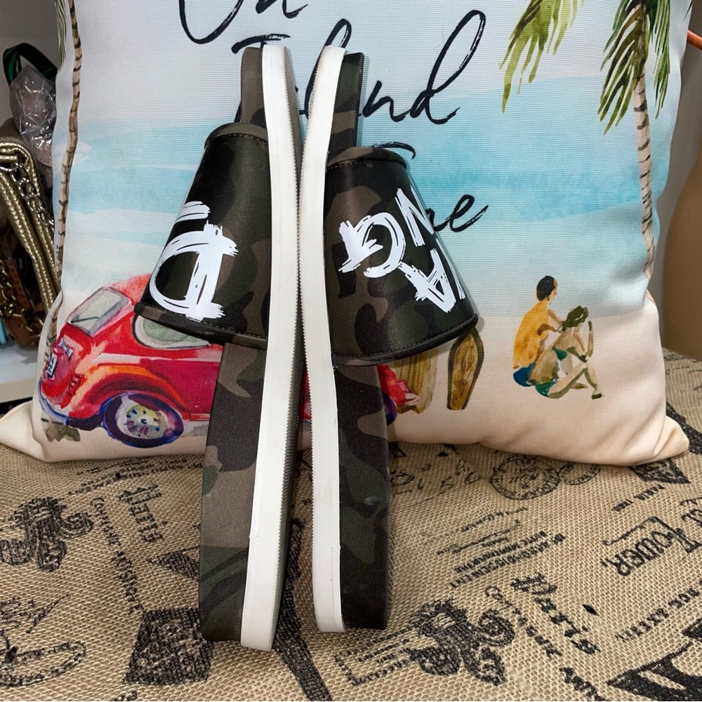 Aldo Do Ya Thing Camo Slide Size 8
Excellent Condition - Picture 8 of 11